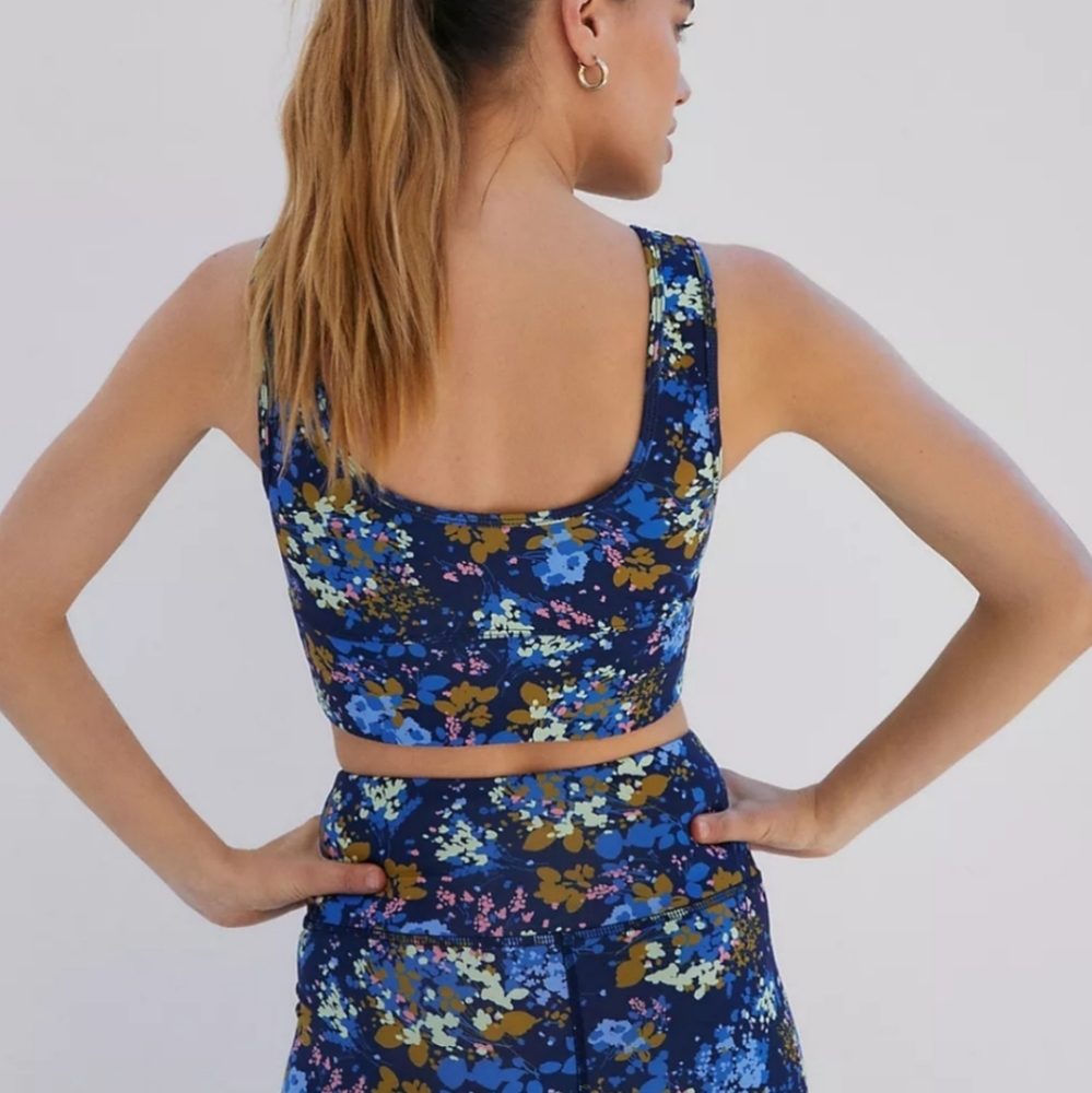 Anthropologie | Yoga Set: High-Rise Leggings & Bra - Picture 6 of 7